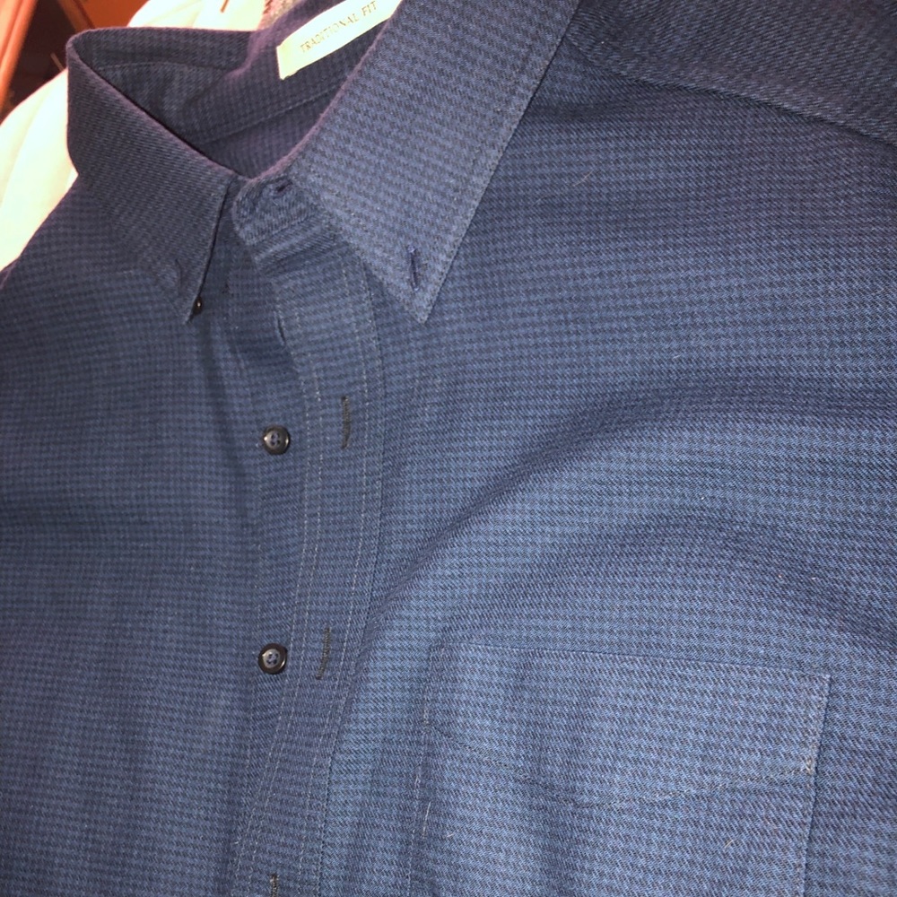Men’s L.L. Bean large navy long sleeve btn down - Picture 5 of 5